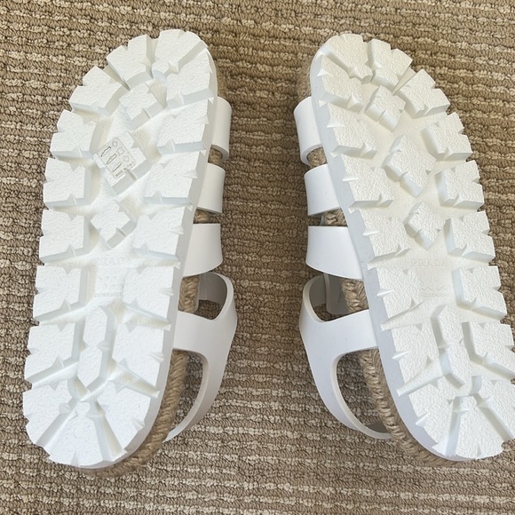 Prada white espadrille rubber cage white sandals. Brand new. Never worn. Size 39 - Picture 5 of 7
